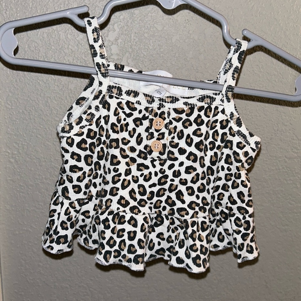 Super cute little girls pj set. Has been worn before but is in great condition.